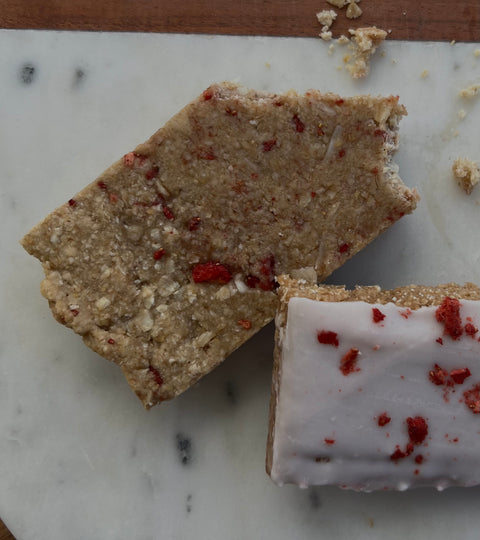 Coconut-Strawberry Oat Bar